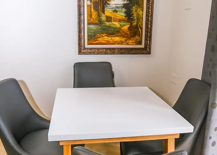 Viatirana By Shqiptrip * 地拉那